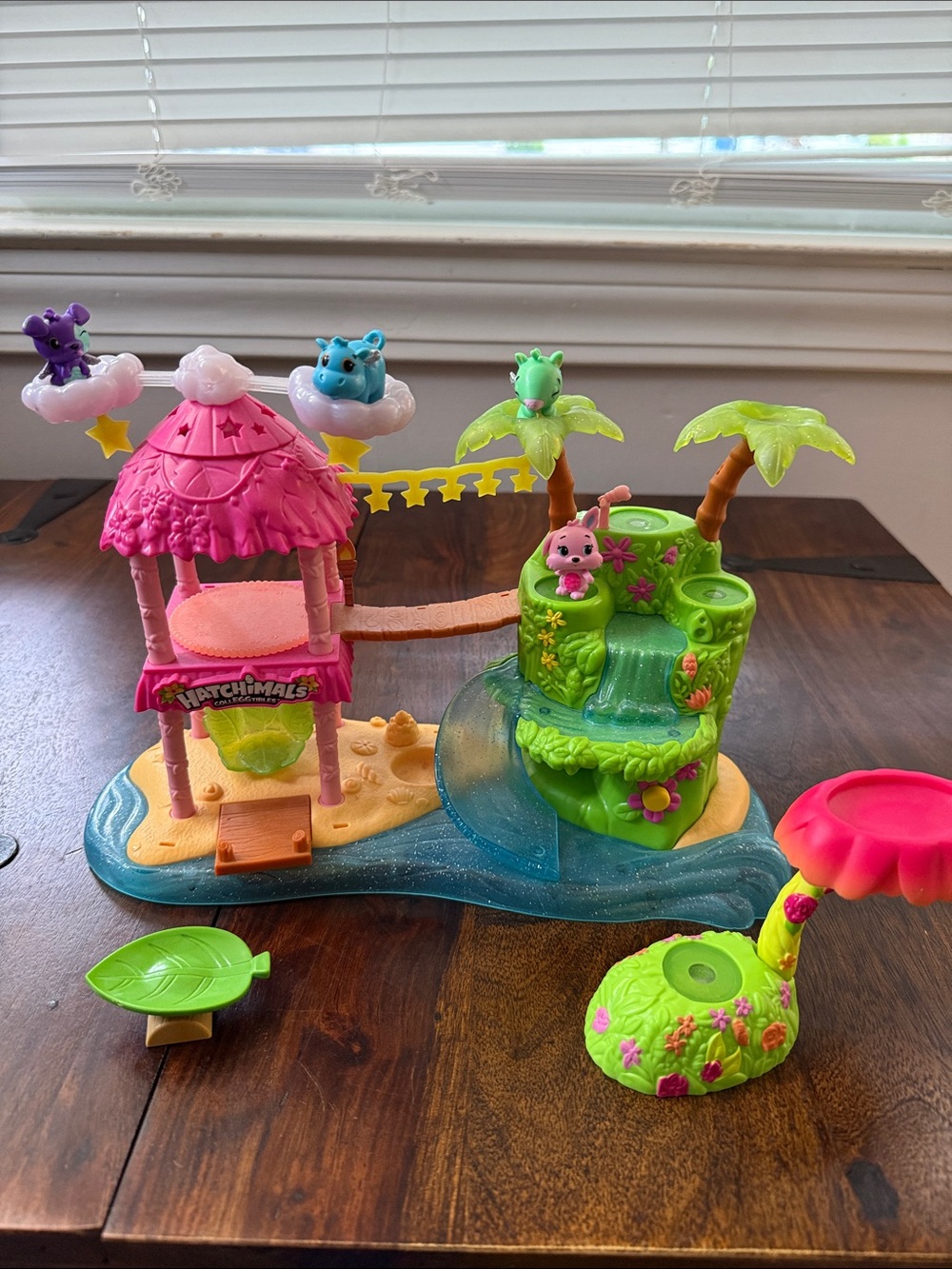 Hatchimals Tropical Island Playset - Interactive Playset